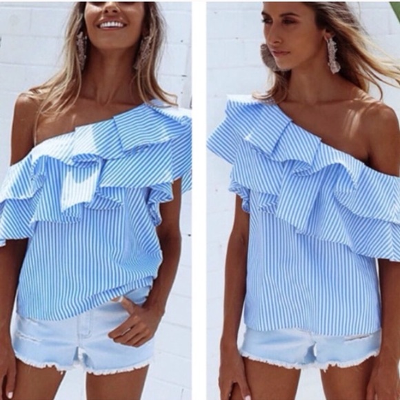 ✳️💠💠💠✳️✳️ off shoulder Ruffles 🔴Blue Top - Picture 2 of 3